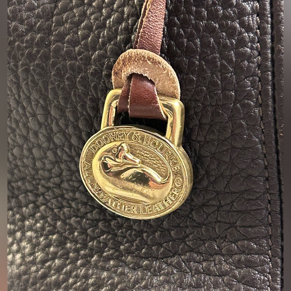 Vintage Authentic Dooney & Bourke Tassle Crossbody Bucket Bag - Picture 4 of 15